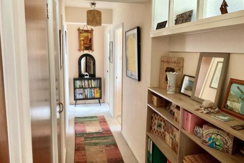 inner hallway.jpg