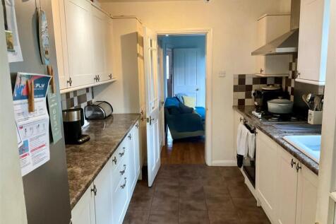 Kitchen pic1.jpg