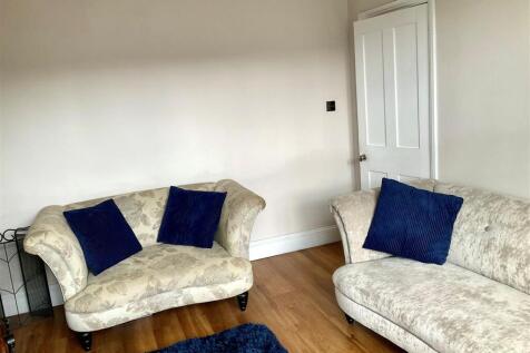 Lounge pic2.jpg