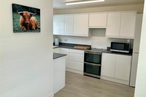Kitchen pic1.jpg