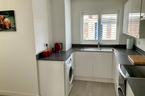 Kitchen pic2.jpg