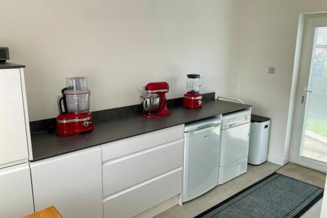 Breakfast Room pic1.jpg