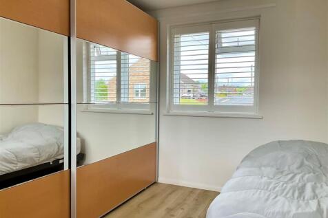 Bedroom 3 pic1.jpg