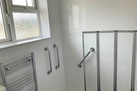Shower Room pic1.jpg