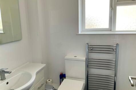 Shower Room pic2.jpg