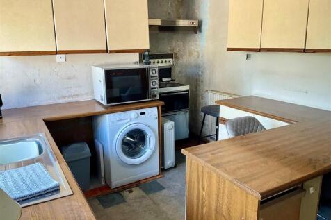 Kitchen pic1.jpg