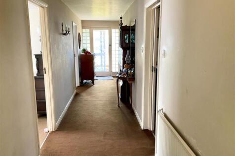 Hallway.jpg