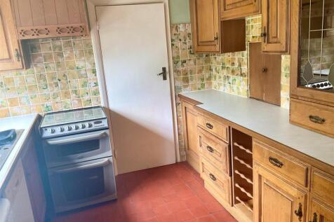 Kitchen pic 2.jpg