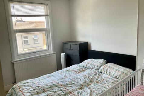 bed1.jpg