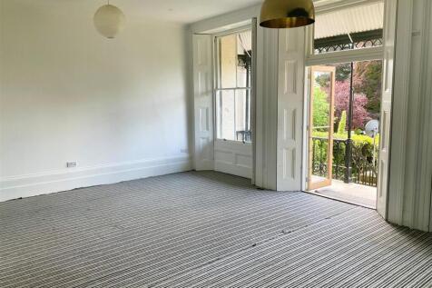 loungebedroom.jpg