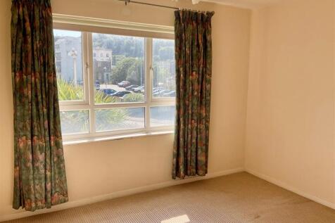 bedroom2.jpg