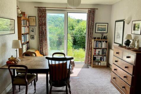 dining room1.jpg