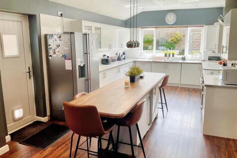 Kitchen pic6.jpg