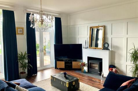 Lounge pic3.jpg
