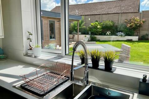 Kitchen pic5.jpg
