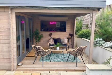 Decking area 1.jpg