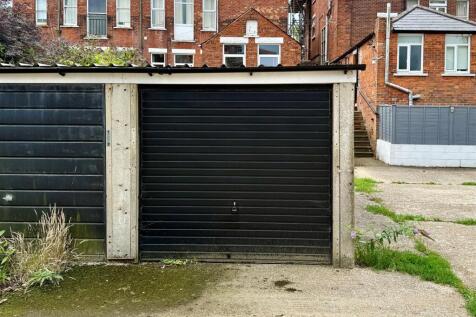 garage front.jpg