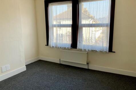 bedroom1.jpg