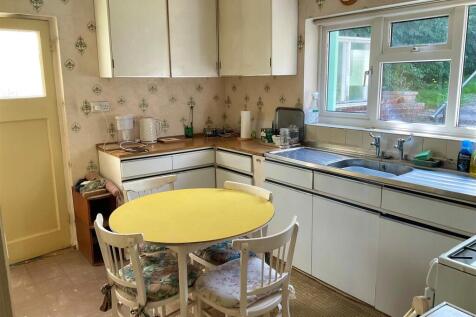 Kitchen pic1.jpg