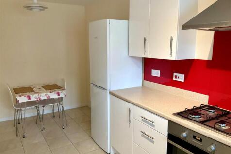 Kitchen pic2.jpg