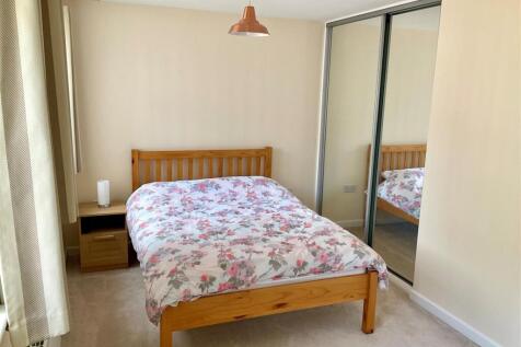 Bed 2.jpg