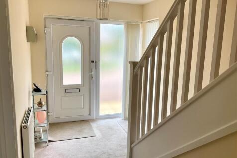 Entrance hall.jpg