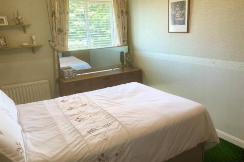 Bedroom 1.jpg