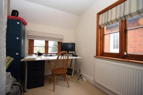 Bedroom or Study