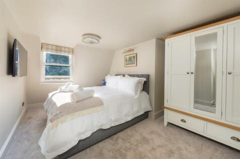 SECOND UPSTAIRS BEDROOM