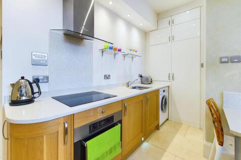 SITTING/DINING ROOM/KITCHEN