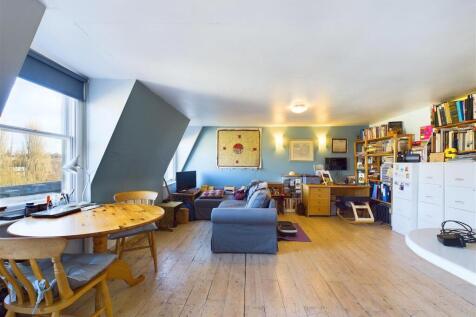 Open plan kitchen/sitting room