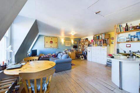 Open plan kitchen/sitting room