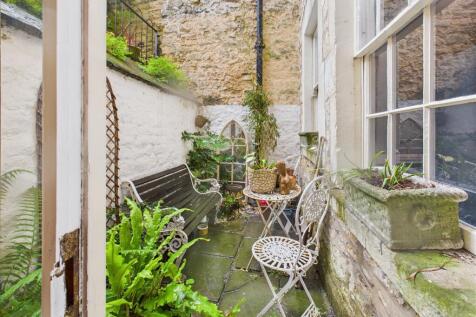 Private Courtyard