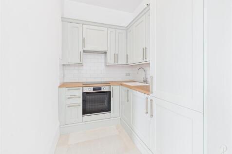Kitchen 1.jpg