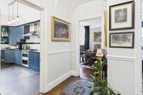 Entrance Hall 1.jpg