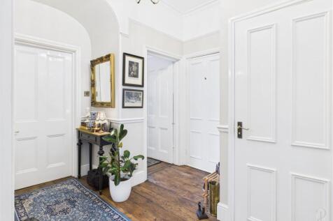 Entrance hall.jpg