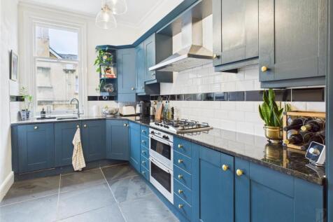Kitchen 1.jpg
