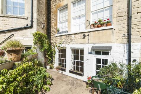 Garden Apartment, 18a Portland Place, Bath, BA1 2R