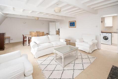 SITTING/DINING ROOM