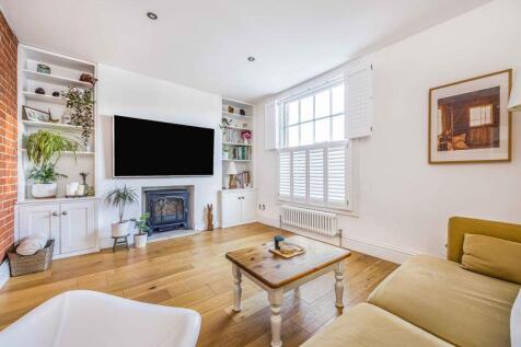 Living Room/Bedroom