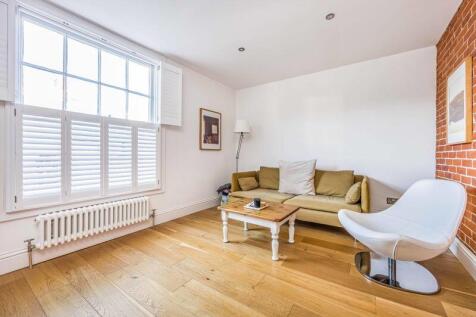 First Floor Living Room/Bedroom