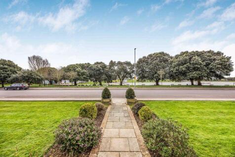 Canoe Lake outlook from Dolphin Court 