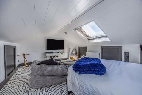 Loft Room with storage in the eaves