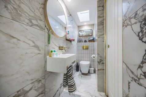 Ensuite to Bedroom Two