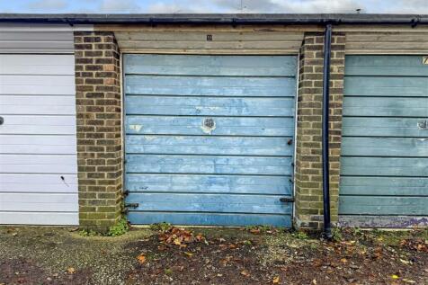 Garage_1.JPG