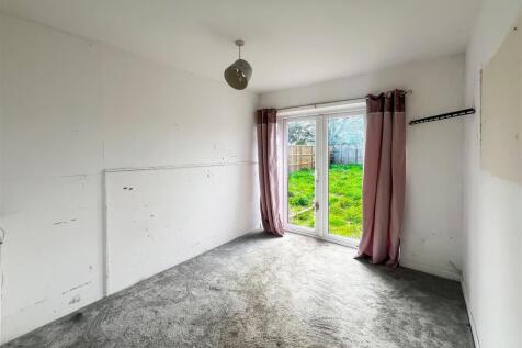 32 Gosden Road