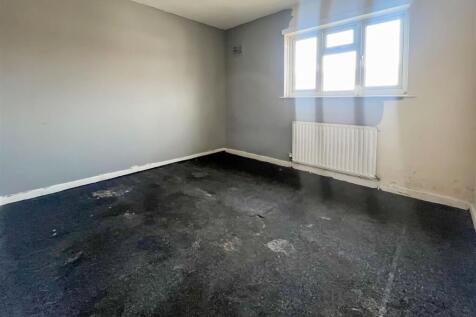 32 Gosden Road