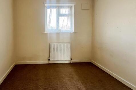 32 Gosden Road