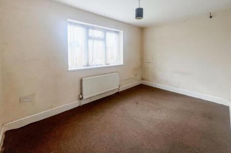 32a Gosden Road