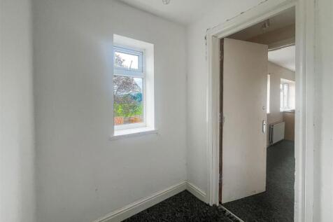 32b Gosden Road